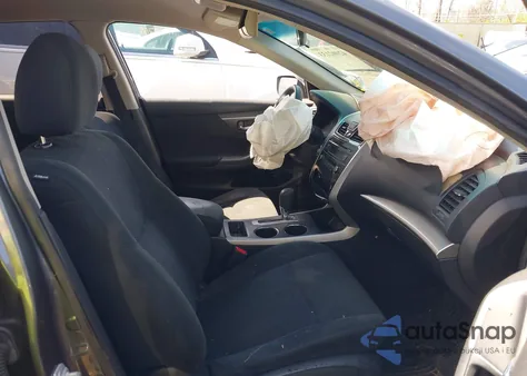 2015 Nissan Altima 2.5 S из США, поврежденный, VIN 1N4AL3AP8FN362880